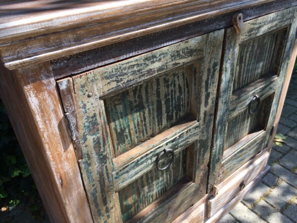 Brocante kast India