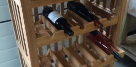 Kastje met wijnrek teakhout