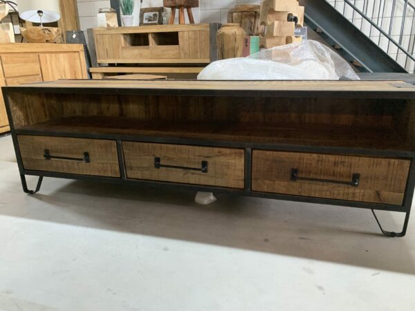 Audiomeubel mango industrieel