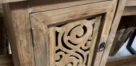 Nachtkastje houtsnijwerk